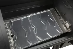 Broil King Aluminiumtropfeinlagen Pellet Smoker 6er Pack -Küchengrill 50440 ALUMINIUMTROPFEINLAGEN PELLET SMOKER 6ER PACK LIFESTYLE 02