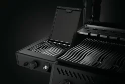 NAPOLEON Phantom Freestyle 425, Mit Edelstahl Rosten Und Tür, Mattschwarz -Küchengrill Phantom Freestyle F425DSIBPK PHM Detail Side Burner