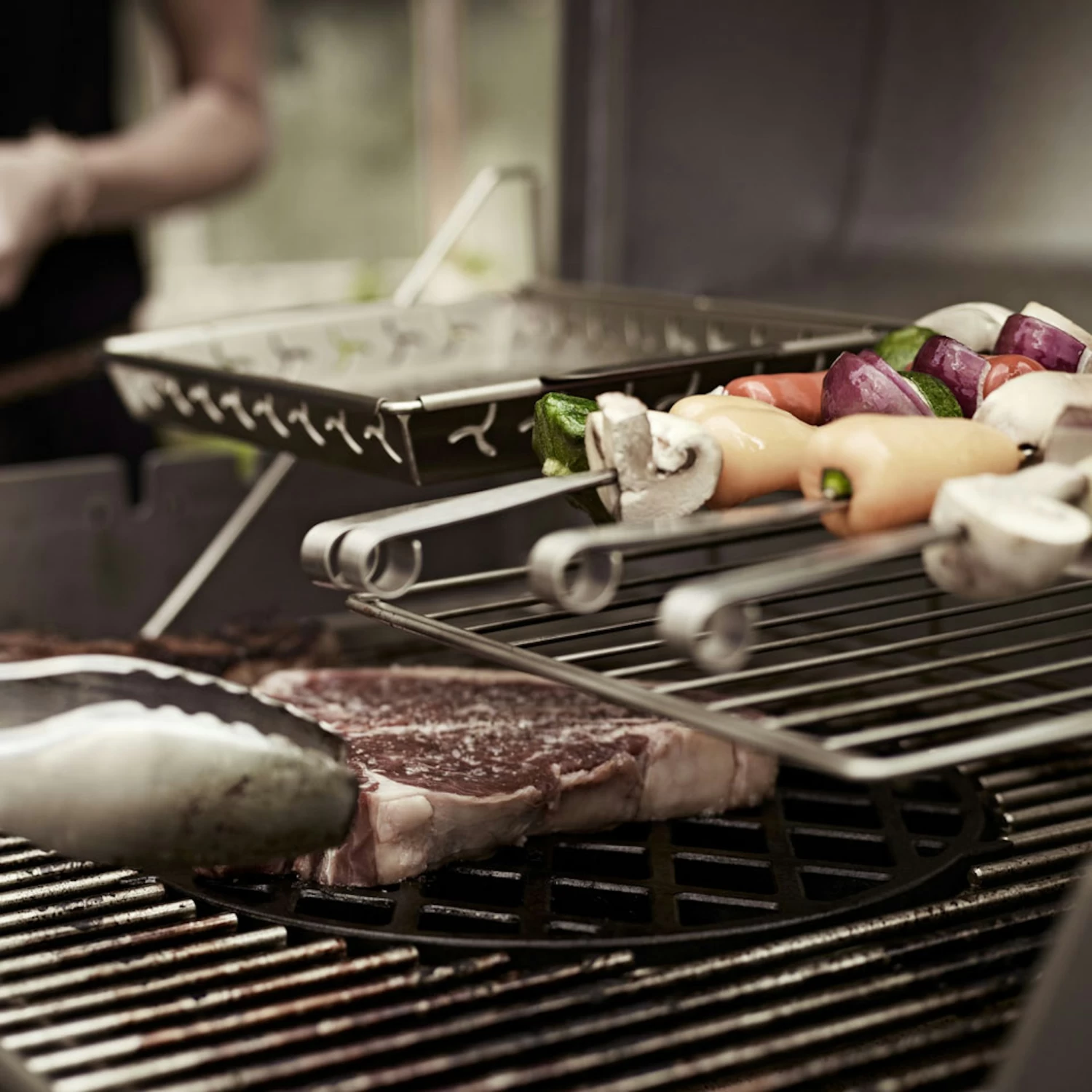 Weber Elevations Tiered Cooking System (ETCS) - Gestell & 8 Spieße (7615) 2 Weber Elevations Tiered Cooking System (ETCS) - Gestell & 8 Spieße (7615) – Bild 2