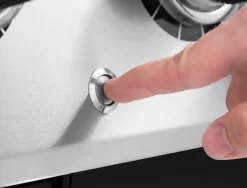 Broil King Regal 490 Inkl. Abdeckhaube, Gussplatte & Wokeinsatz -Küchengrill broilking REGAL 490 SCHWARZ FEATURE 03