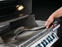 NAPOLEON Grillbürste Mit Edelstahlborsten Und Kunststoffgriff (62052) -Küchengrill napo 62052 industrialsscleaningbrush withscraper inuse blade