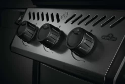 NAPOLEON Freestyle 365, 3 Hauptbrenner, Mit Sizzle Zone Seitenbrenner Und Tür, Graphit -Küchengrill napo Freestyle Detail Knobs 1