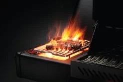NAPOLEON Phantom Prestige 500, Mattschwarz -Küchengrill napo P500RSIBPMK 3 DE PHM p500phm Detail side burner steak 1