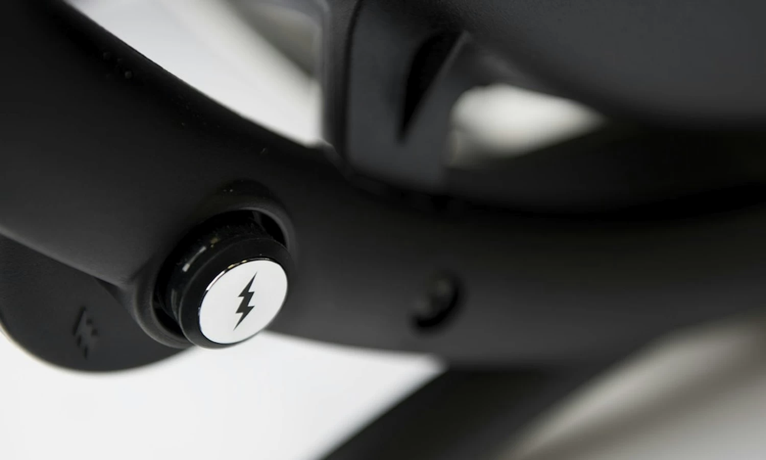 Weber Q 2200 Gasgrill Mit Rollwagen Schwarz 3 Weber Q 2200 Gasgrill Mit Rollwagen Schwarz – Bild 3